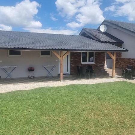 Alexej Apartmany Veľký Meder Esterno foto