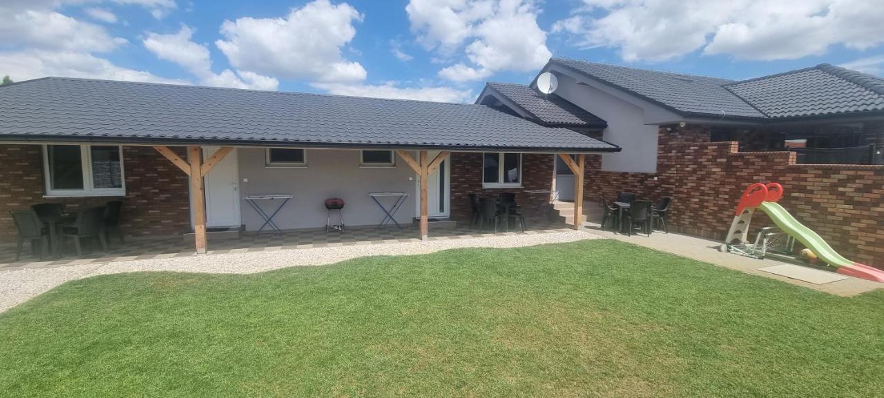 Alexej Apartmany Veľký Meder Esterno foto