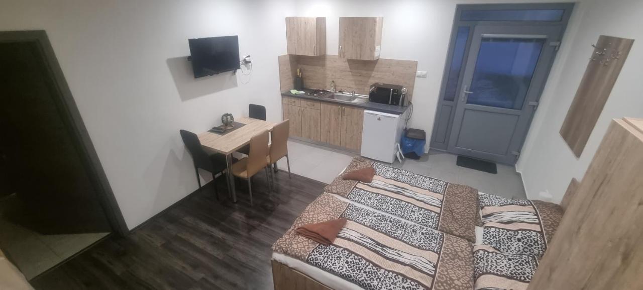 Alexej Apartmany Veľký Meder Esterno foto